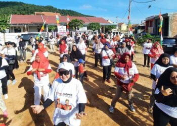 Riana Sari Kampanyekan Hidup Sehat Lewat Senam Lampung Berjaya