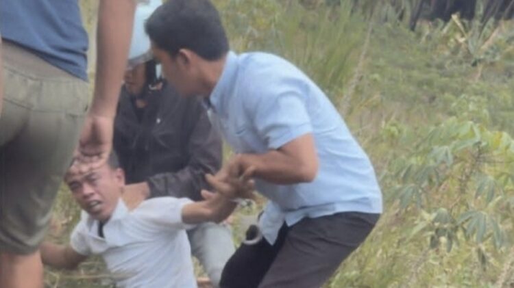 Bripka Rico Sang Jagoan dari Lampung Barat, Lumpuhkan Pencuri Sambil Bawa Anak-Istri 