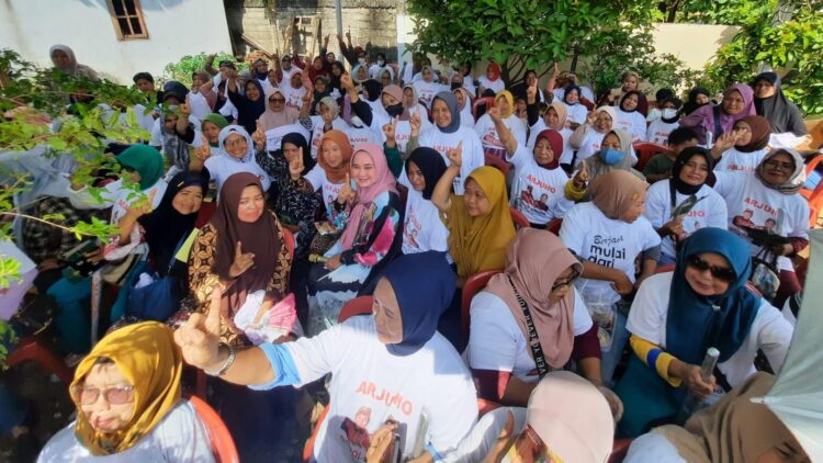Kunjungan Riana Sari ke Enggal dan Kota Gajah Perkuat Posisi Arinal di Pilgub Lampung