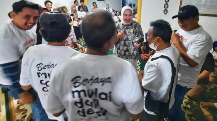 Sorot Keberhasilan UMKM, Riana Sari Ajak Warga Kelapa Tiga Pilih Arinal-Sutono 