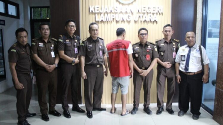 Gelapkan Pajak Miliaran Rupiah, Pengusaha Lampung Utara Ditahan Kejaksaan