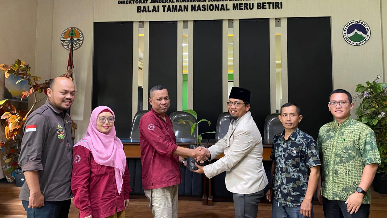 Dukung Pelestarian, Mitratani Dua Tujuh Komitmen Tanam 5000 Pohon Aren