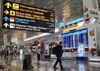 Transportasi Nataru: Kenaikan Penumpang Pesawat di Tengah Cuaca Buruk