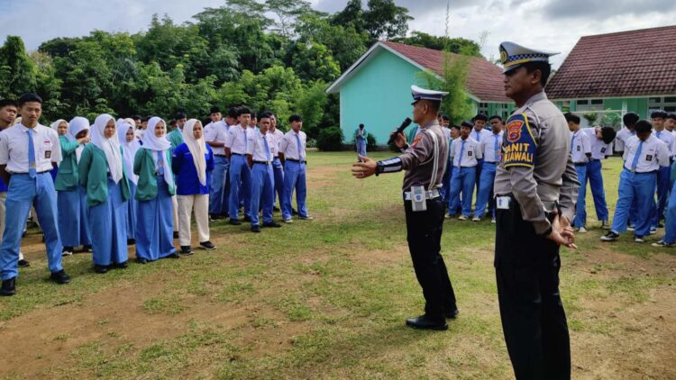 Satlantas Polres Lampung Timur Kampanye Keselamatan Berkendara di Sekolah
