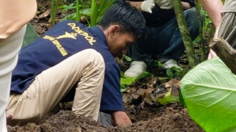 Polisi Bongkar Makam Bayi Terkait Dugaan Aborsi di Bandarlampung