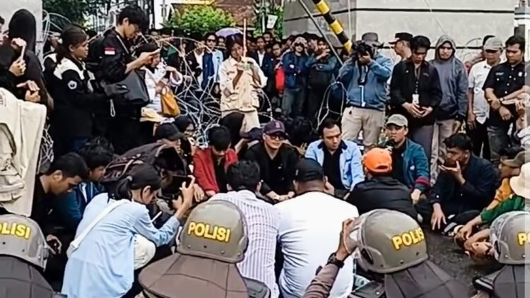 Aliansi Mahasiswa Lampung: Indonesia Cemas, Darurat Pendidikan!