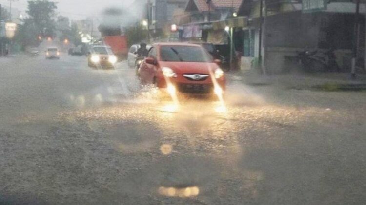 Pancaroba Tiba! BMKG Peringatkan Hujan Ekstrem, Angin Kencang, dan Puting Beliung