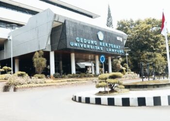 Kebijaksanaan Kolektif: Membangun Sistem Hukum yang Responsif dan Berkeadilan Melalui Kearifan Lokal 