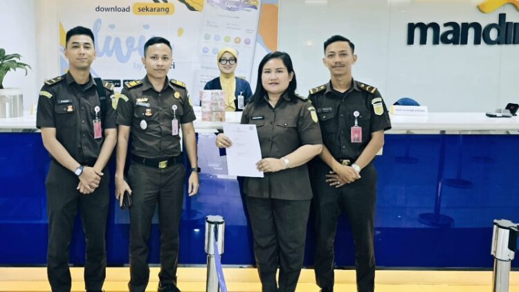 Kejari Setor Rp300 Juta Uang Pengganti Korupsi PDAM Way Rilau