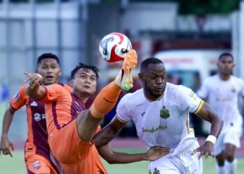 Borneo FC membuka musim Indonesia Super League 2025/2026 dengan kemenangan tipis 1-0 atas Bhayangkara Presisi Lampung di Stadion Segiri, Samarinda, Jumat