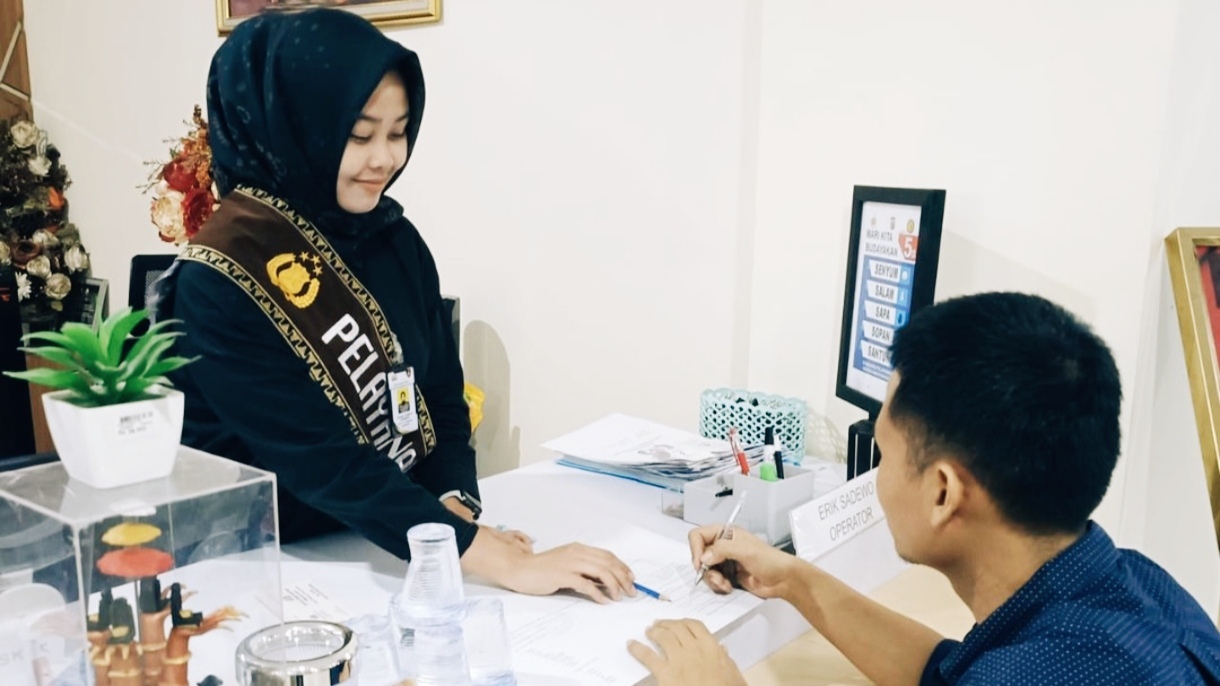 Efek Pendaftaran PPPK Paruh Waktu, Ribuan Warga Serbu Polresta Bandarlampung untuk Urus SKCK