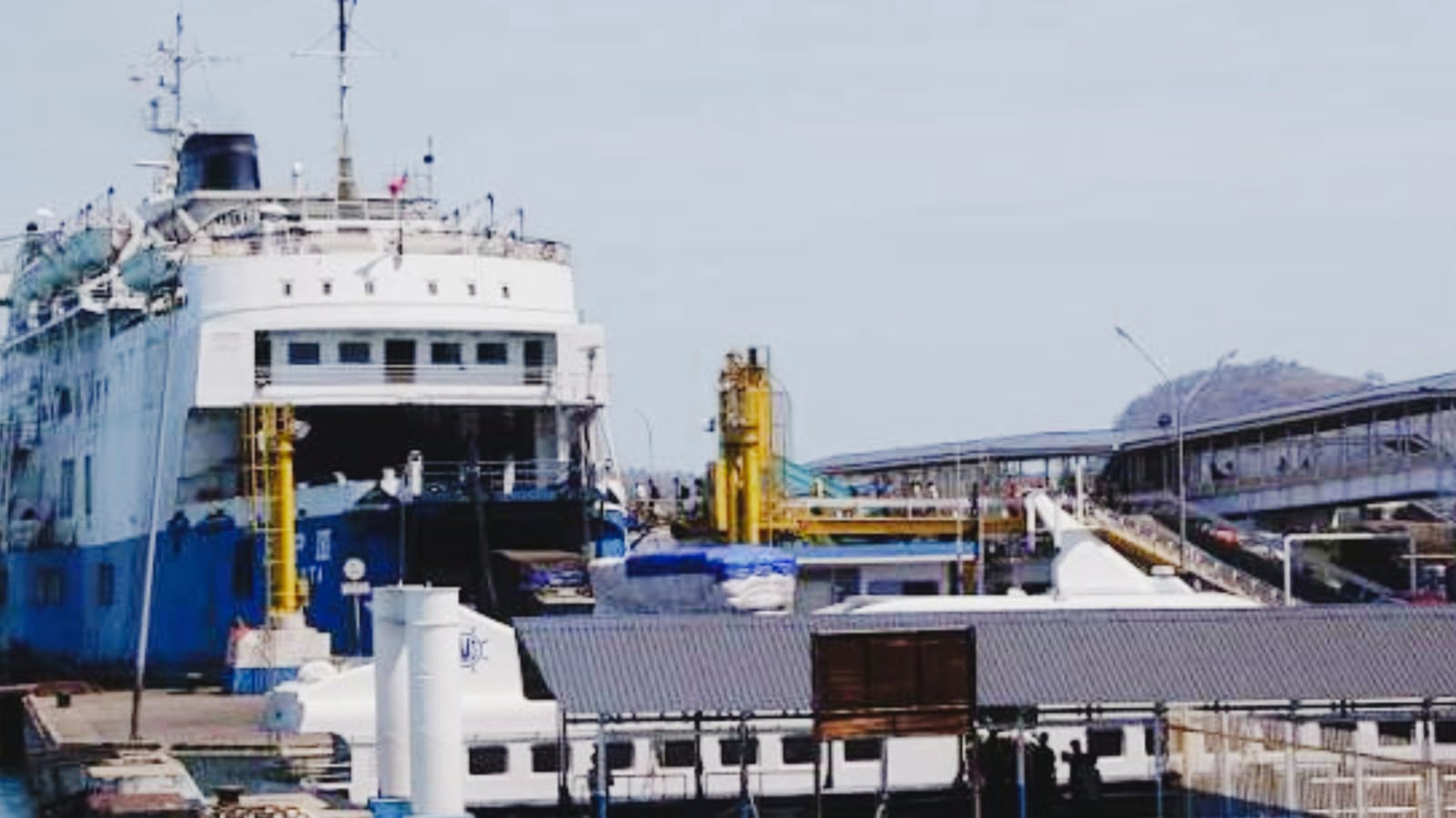 Krisis Dermaga Merak-Ketapang: Urat Nadi Ekonomi Terhambat