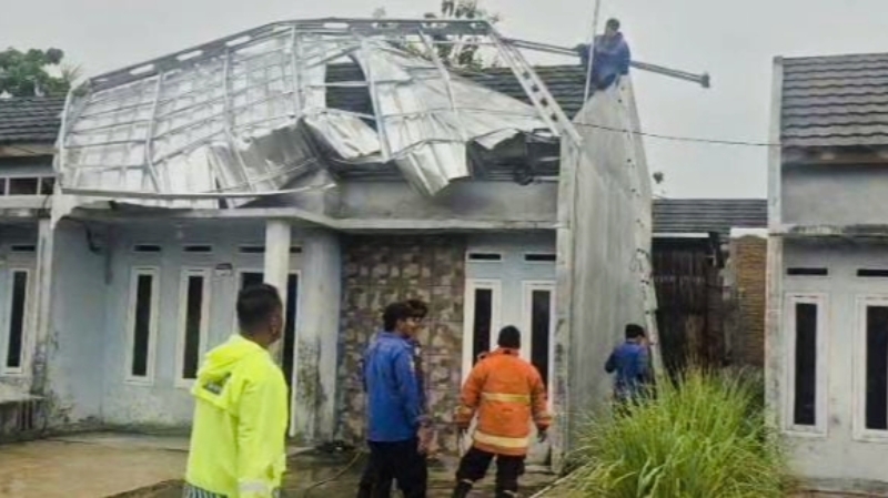 Puting Beliung Terjang Kalianda, 7 Rumah di Lubuk Lestari Rusak