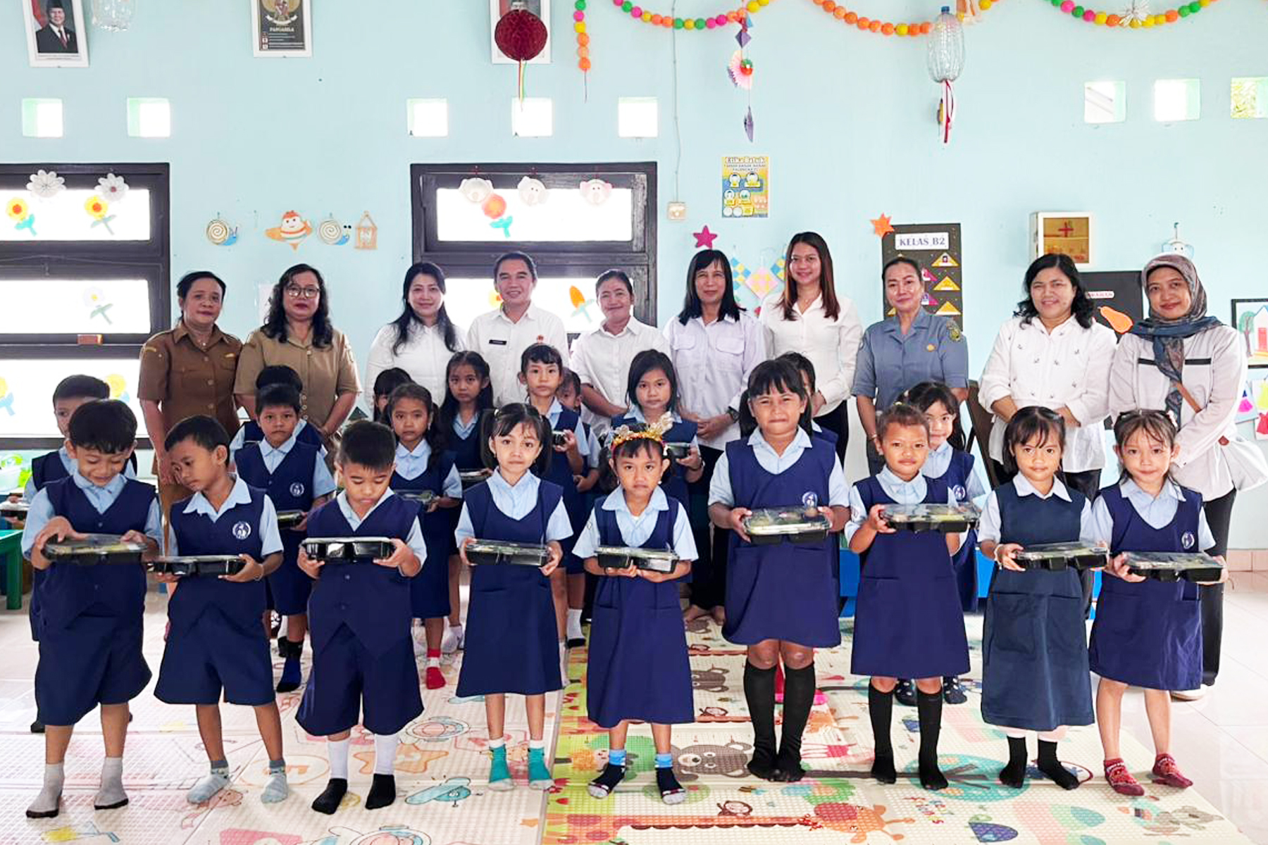 Sebagai bentuk perhatian nyata, Kantah Palangka Raya menyalurkan bantuan berupa bingkisan kepada seluruh siswa TK Palangka II.